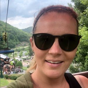 Meet your Posher, Kimberly